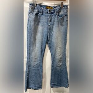 Women’s seven7 Light Blue midsize Bootcut Jeans Size 10